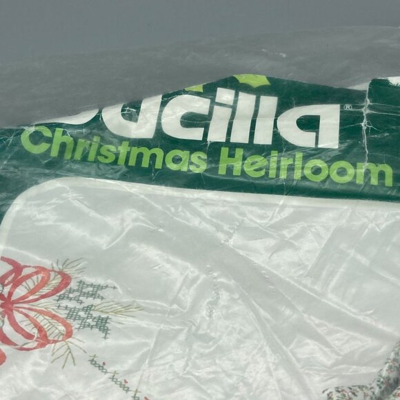 Vintage NIP Bucilla Holiday Holly Craft Kit 49020, Christmas Table Cloth 60x108 - Picture 4 of 4